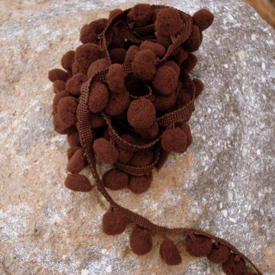 Pom Pom Trim - 3 yards Brown