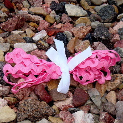 Ric Rac - 3 yards Pink