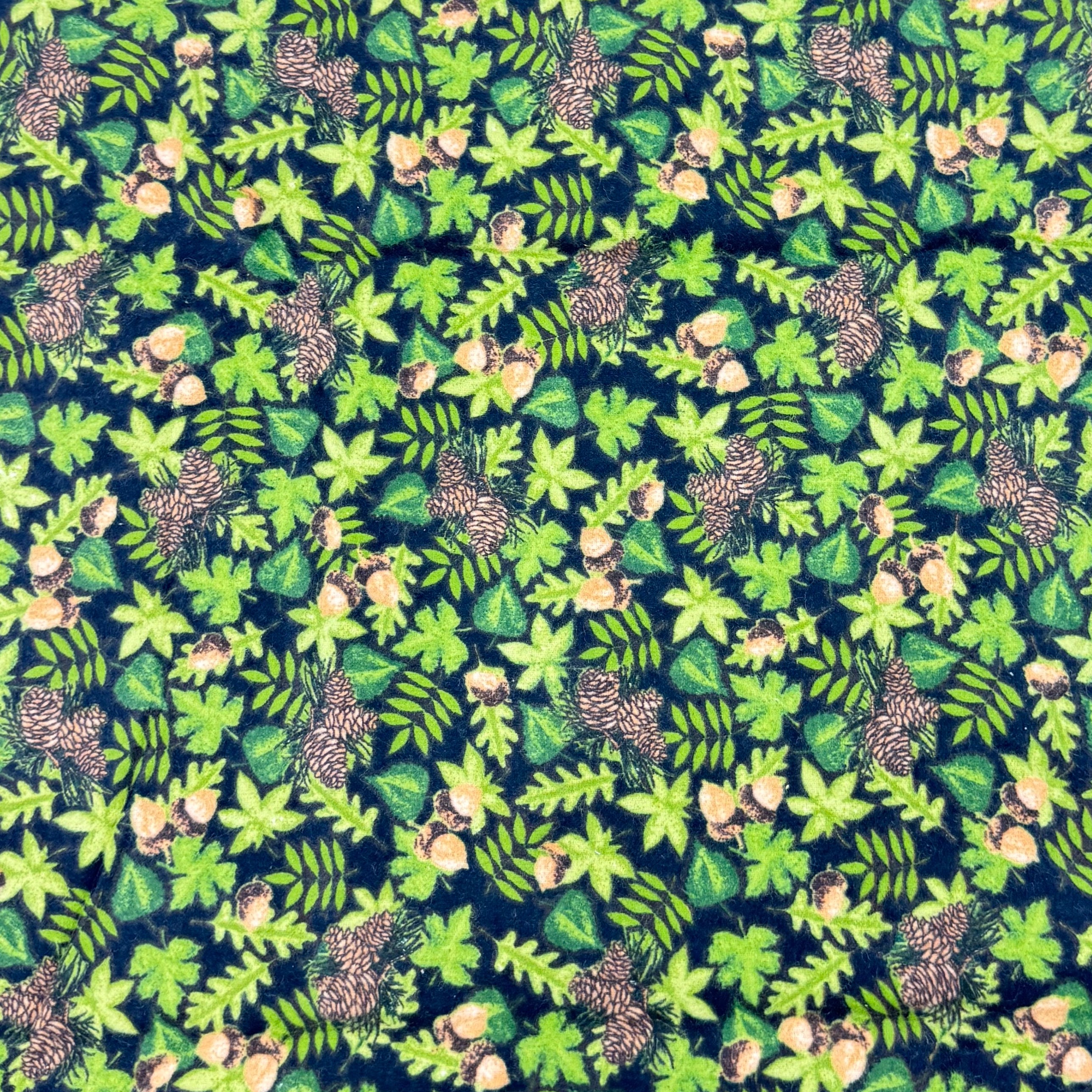 Wilderness Trail Pine Cone and Leaves - 18" Remnant